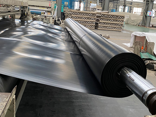 魚蝦養(yǎng)殖鋪設防滲土工膜施工技巧備受矚目 魚蝦養(yǎng)殖鋪設防滲土工膜施工技巧備受矚目