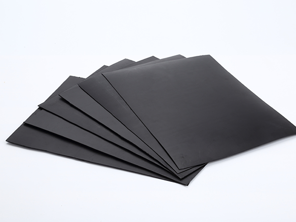 水產(chǎn)養(yǎng)殖防滲膜生產(chǎn)厚度與材料的小知識 水產(chǎn)養(yǎng)殖防滲膜生產(chǎn)厚度與材料的小知識