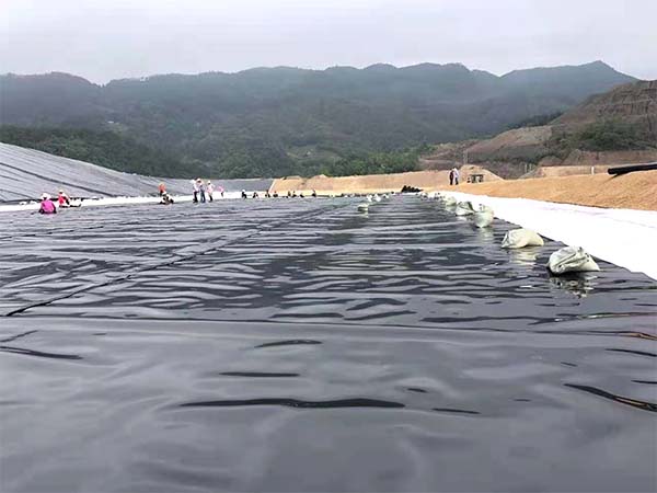 分析土工膜施工鋪設(shè)效果不好的原因。