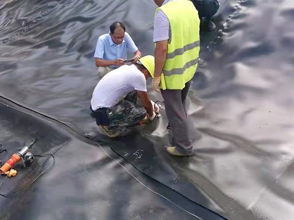 進(jìn)行養(yǎng)殖防滲膜施工關(guān)鍵點(diǎn)有哪些？