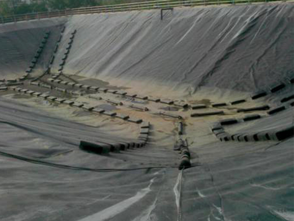 防滲土工膜的使用有效解決養(yǎng)殖環(huán)境問(wèn)題 防滲土工膜的使用有效解決養(yǎng)殖環(huán)境問(wèn)題