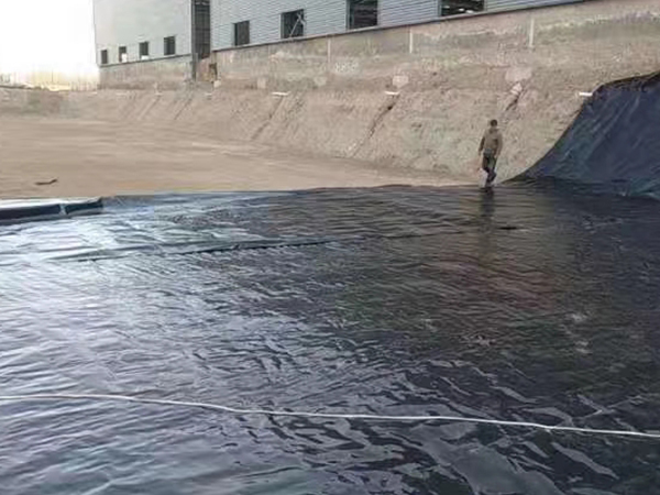 水渠建設(shè)可采用防滲膜進(jìn)行鋪設(shè)施工 水渠建設(shè)可采用防滲膜進(jìn)行鋪設(shè)施工