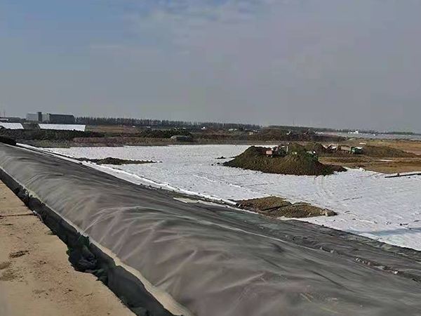 魚(yú)塘蝦池建設(shè)用養(yǎng)殖防滲膜施工技巧 魚(yú)塘蝦池建設(shè)用養(yǎng)殖防滲膜施工技巧