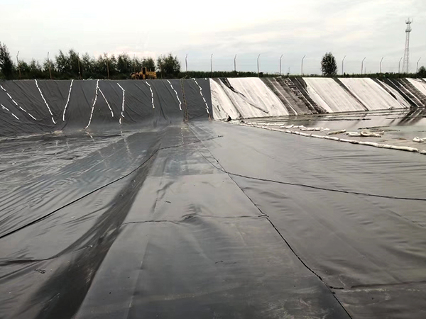 養(yǎng)殖防滲膜因意外破損如何修復(fù)？