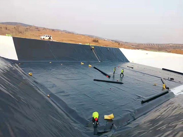 污水池鋪設(shè)防滲土工膜須格外注重 污水池鋪設(shè)防滲土工膜須格外注重