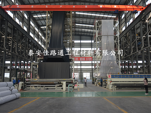 佳路通在養(yǎng)殖防滲膜性能生產(chǎn)中“下足功夫” 佳路通在養(yǎng)殖防滲膜性能生產(chǎn)中“下足功夫”