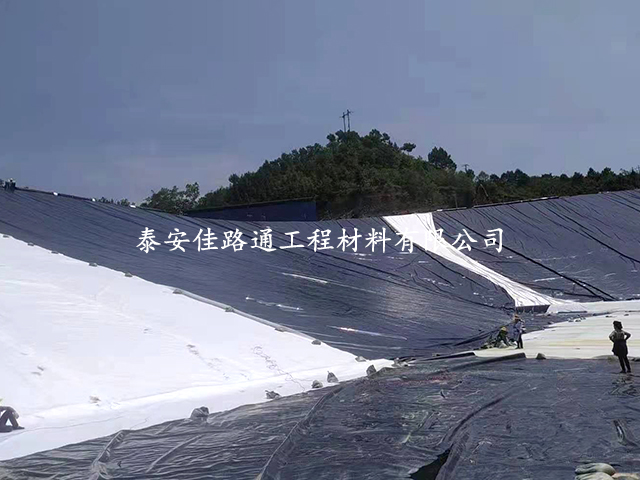 魚(yú)塘建設(shè)鋪設(shè)養(yǎng)殖防滲膜效果顯著提升 魚(yú)塘建設(shè)鋪設(shè)養(yǎng)殖防滲膜效果顯著提升