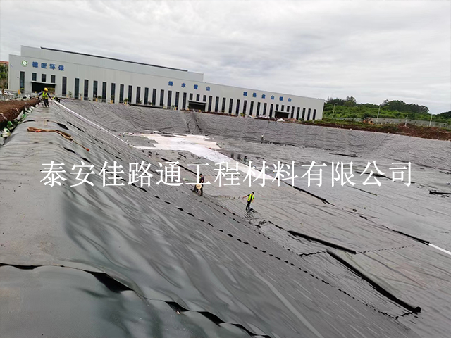 如何提升水產(chǎn)養(yǎng)殖防滲土工膜使用效率？