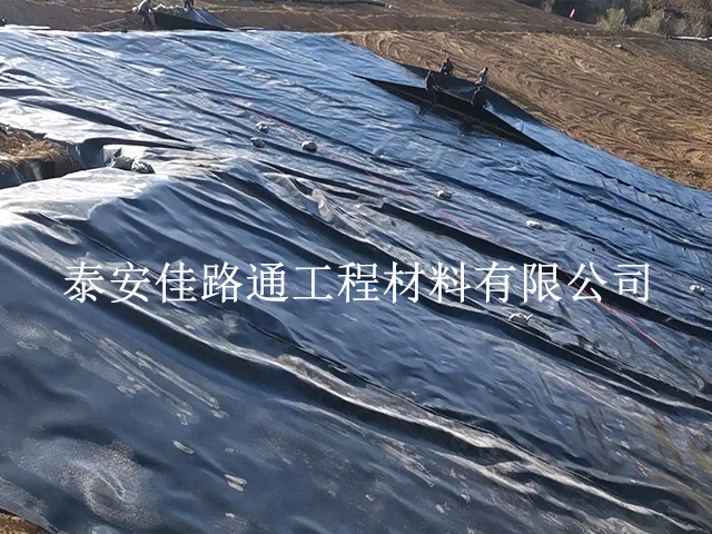 建設(shè)魚塘為何選擇hdpe土工膜鋪設(shè)施工？