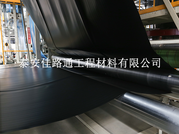 沼氣池土工膜鋪設(shè)需要掌握哪些方法技巧？