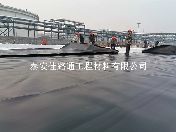 污水處理防滲膜鋪設(shè)環(huán)節(jié)把握好細(xì)節(jié)很關(guān)鍵 污水處理防滲膜鋪設(shè)環(huán)節(jié)把握好細(xì)節(jié)很關(guān)鍵