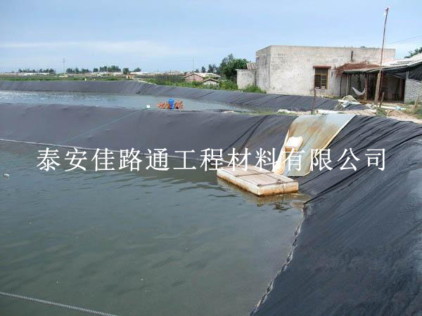 做好垃圾填埋場防滲土工膜施工防護(hù) 做好垃圾填埋場防滲土工膜施工防護(hù)