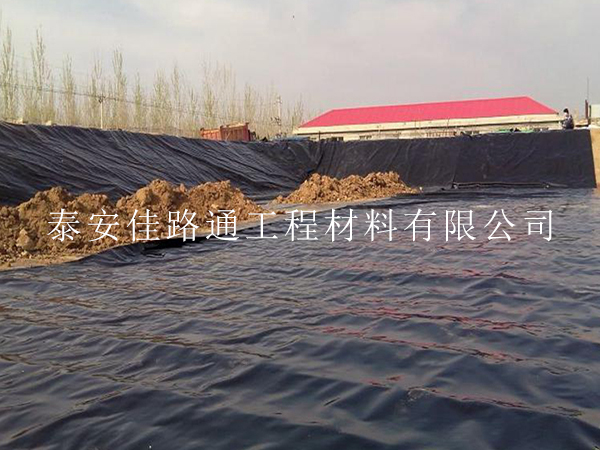 藕池養(yǎng)殖防滲膜作為工程關(guān)鍵材料，有哪些優(yōu)勢體現(xiàn)？