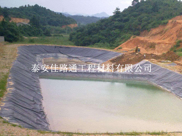 HDPE土工膜現(xiàn)場(chǎng)測(cè)試能夠體現(xiàn)哪些突出能力？