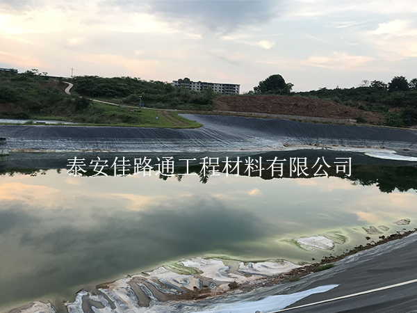 養(yǎng)殖行業(yè)選擇養(yǎng)殖防滲膜為何如此重要？