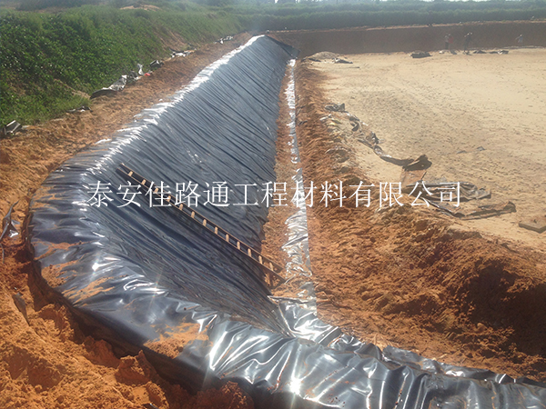 油田防滲土工膜如何更好的發(fā)揮其作用？