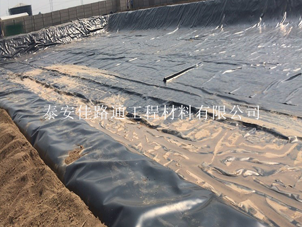 糙面魚(yú)蝦養(yǎng)殖防滲膜如何進(jìn)行鋪設(shè)施工？