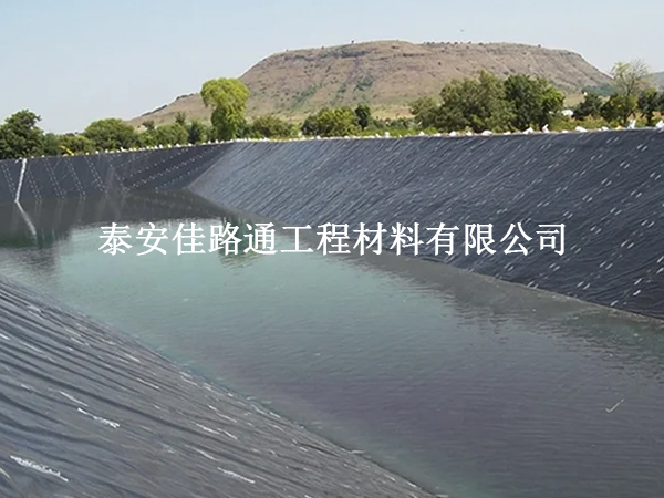 養(yǎng)殖防滲膜:黑色與白色的差異與應(yīng)用奧秘 養(yǎng)殖防滲膜:黑色與白色的差異與應(yīng)用奧秘