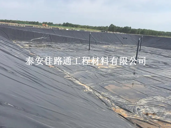 養(yǎng)殖防滲膜修補：綠色、高效、持久的維護理念