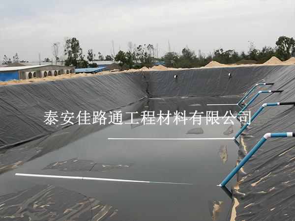 水產(chǎn)養(yǎng)殖防滲膜施工固定與保護(hù)新策略 水產(chǎn)養(yǎng)殖防滲膜施工固定與保護(hù)新策略