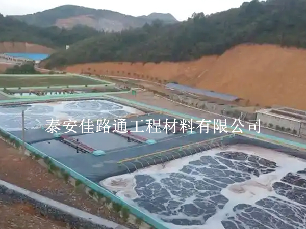 解決養(yǎng)殖防滲膜局部破損的創(chuàng)新方式方法 解決養(yǎng)殖防滲膜局部破損的創(chuàng)新方式方法