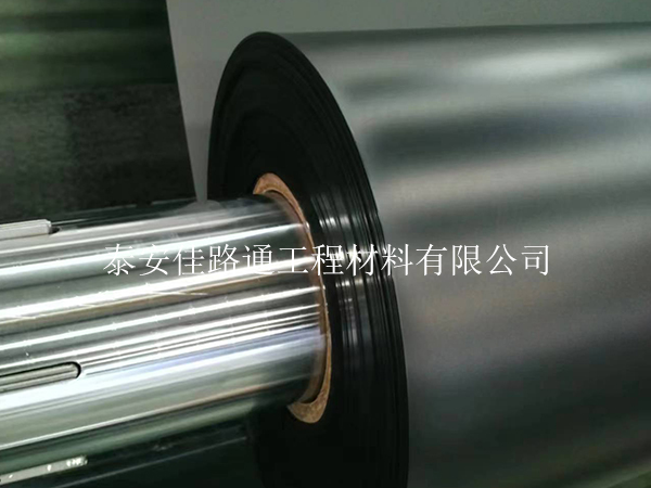 雪天鋪設(shè)養(yǎng)殖防滲膜:挑戰(zhàn)與解決方案 雪天鋪設(shè)養(yǎng)殖防滲膜:挑戰(zhàn)與解決方案