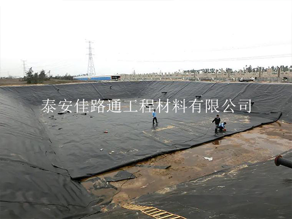 水產(chǎn)養(yǎng)殖防滲膜冬季維護(hù)技巧:守護(hù)水下的溫暖家園 水產(chǎn)養(yǎng)殖防滲膜冬季維護(hù)技巧:守護(hù)水下的溫暖家園