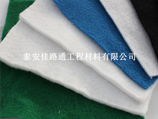 長絲土工布鋪設(shè)與連接技巧:打造高效防護的秘訣 長絲土工布鋪設(shè)與連接技巧:打造高效防護的秘訣