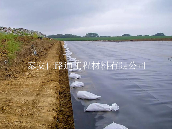 垃圾填埋場防滲膜施工細節(jié)注意事項:確保環(huán)境安全的每一步 垃圾填埋場防滲膜施工細節(jié)注意事項:確保環(huán)境安全的每一步