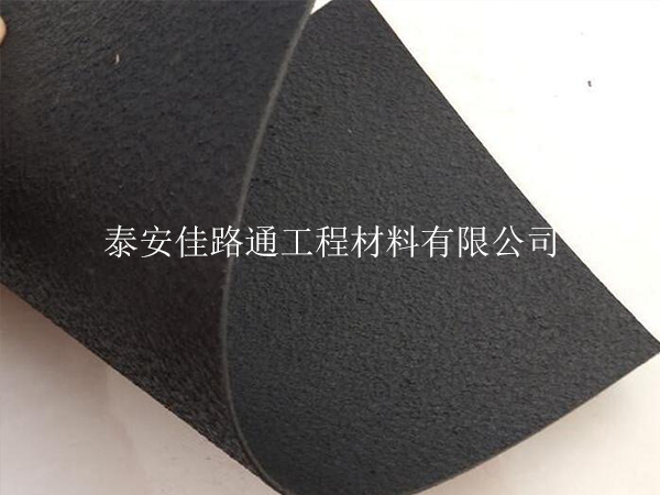 糙面土工膜:多功能防滲材料的廣泛應用 糙面土工膜:多功能防滲材料的廣泛應用